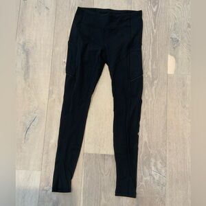 Lululemon black 7/8 legging.